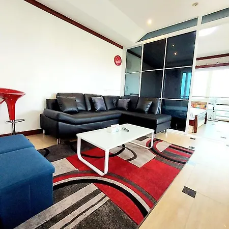 Plaza Apartment *
