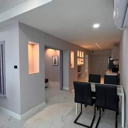 New 1 Bedroom In Tropicana. Phratamnak *