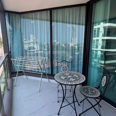 New 1 Bedroom In Tropicana. Phratamnak Apartment