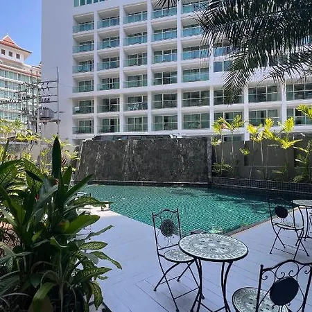 Apartment New 1 Bedroom In Tropicana. Phratamnak Pattaya