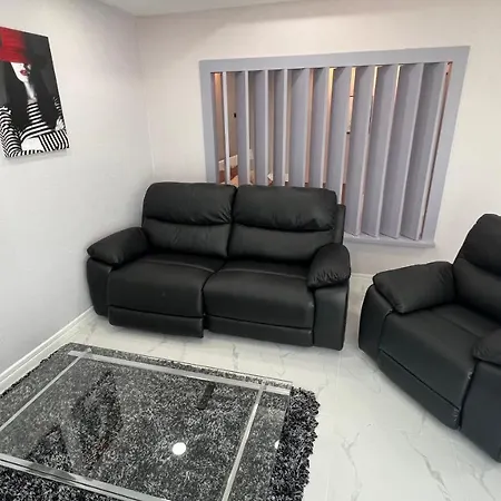 New 1 Bedroom In Tropicana. Phratamnak *