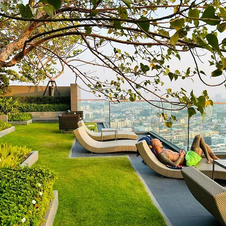 Apartment Edge Sea View