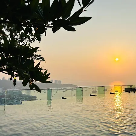 Edge Sea View Apartment *