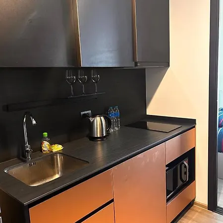 Edge Central Apartment *