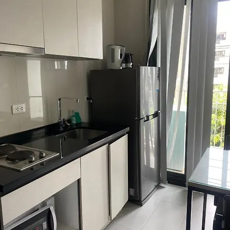 The Base 市中心海边近步行街和商场的一卧室公寓 Apartment *