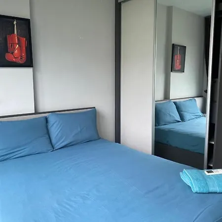 The Base 市中心海边近步行街和商场的一卧室公寓 Apartment *