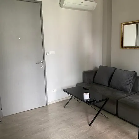 The Base 市中心海边近步行街和商场的一卧室公寓 Apartment *