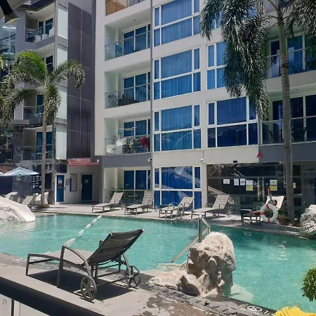 2 Bedrooms Near * Pattaya