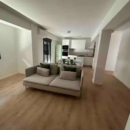 Apartment Flat For A With Family Or Friends *