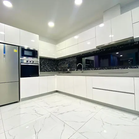 Villa Yizen162/283芭提雅市中心棕榈泉泳池双拼别墅 Palm Spring *