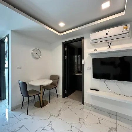 Arcadia Center Apartment