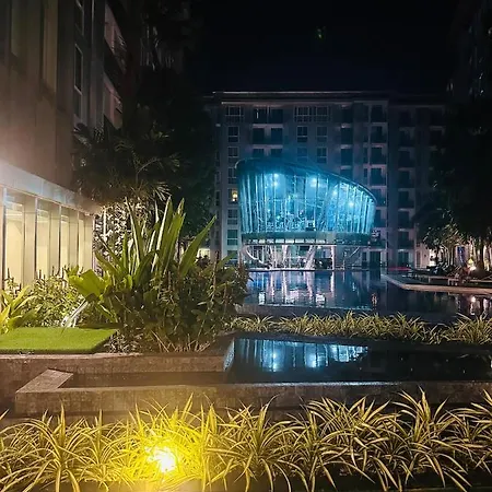 Center Residents Pool View Pattaya