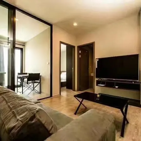 The Base 网红公寓 市中心核心区顶层无边泳池俯瞰整个芭堤雅海湾 Apartment Pattaya
