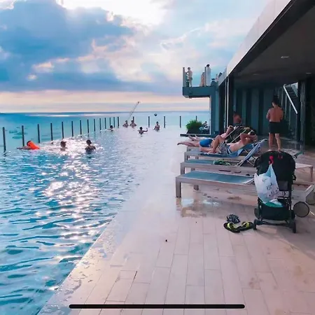 The Base 网红公寓 市中心核心区顶层无边泳池俯瞰整个芭堤雅海湾 Apartment Pattaya