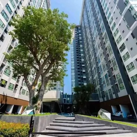 The Base 网红公寓 市中心核心区顶层无边泳池俯瞰整个芭堤雅海湾 Apartment *