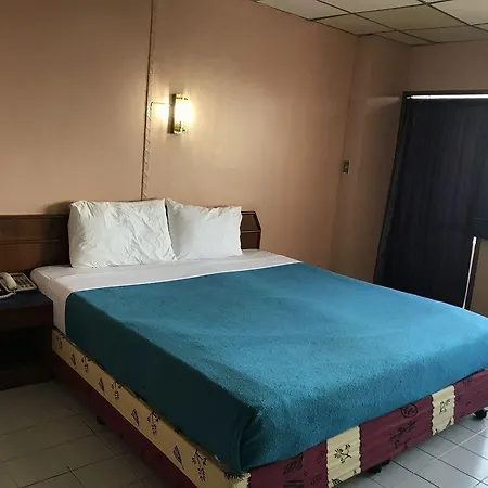 7 Hotel 3*