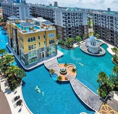 Arcadia Beach Continental Garden View Apartment