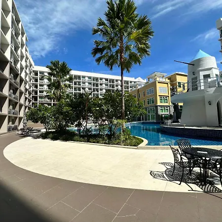 Arcadia With Pool Access-e & Gym-sauna And Fast Net