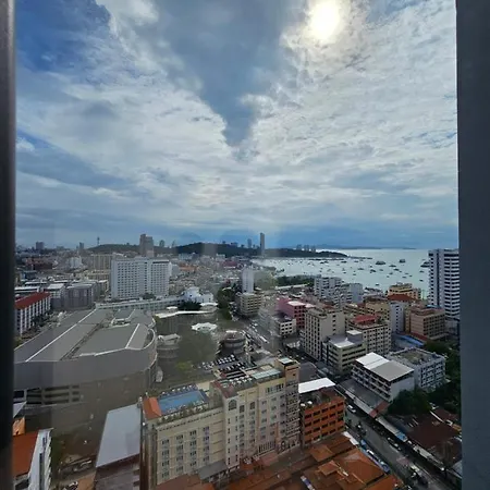 Apartment Edge High-rise Large With Sea View