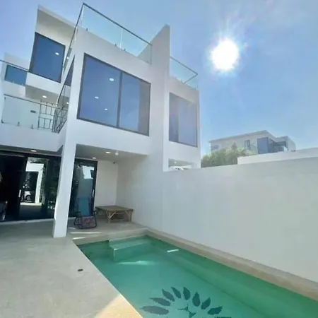 Palm Springs Private Party Pool Close To Walking Street! * Pattaya