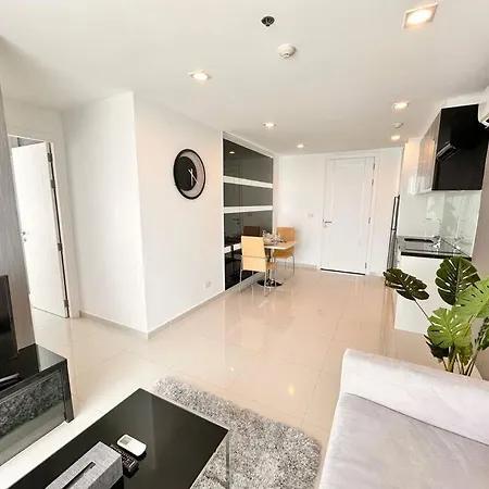 Sunset View 1 Bedroom In The Vision Apartment Pattaya