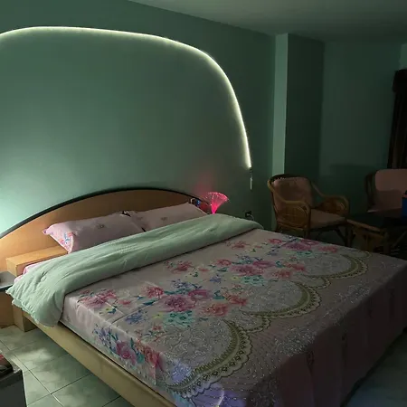 Colorful Comfortable 七彩公寓 机场巴士站隔壁 出门双条车直达各景区