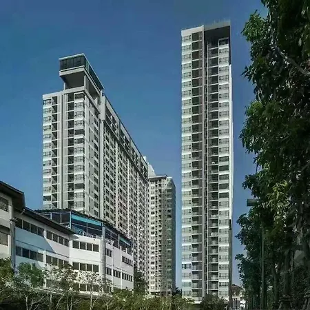 Apartment The Base Pattaya: Beachfront Near Shopping