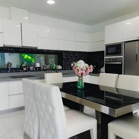 Villa Palm Springs Private Party Pool Close To Walking Street! Pattaya