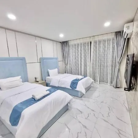 Palm Springs Private Party Pool Close To Walking Street! Villa Pattaya