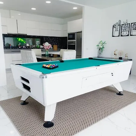 Palm Springs Private Party Pool Close To Walking Street! Villa *