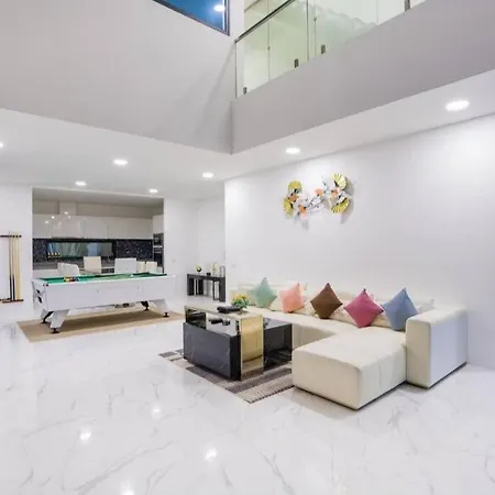 Palm Springs Private Party Pool Close To Walking Street! Pattaya