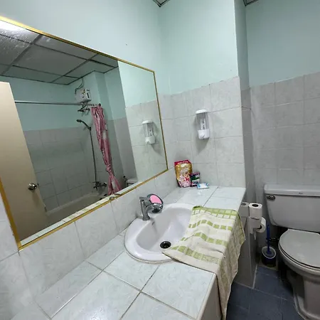 Colorful Comfortable 七彩公寓 机场巴士站隔壁 出门双条车直达各景区 *