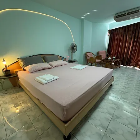 Apartment Colorful Comfortable 七彩公寓 机场巴士站隔壁 出门双条车直达各景区 Pattaya