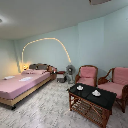 Colorful Comfortable 七彩公寓 机场巴士站隔壁 出门双条车直达各景区
