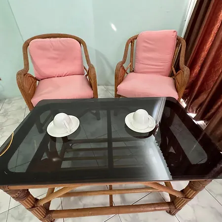 Colorful Comfortable 七彩公寓 机场巴士站隔壁 出门双条车直达各景区