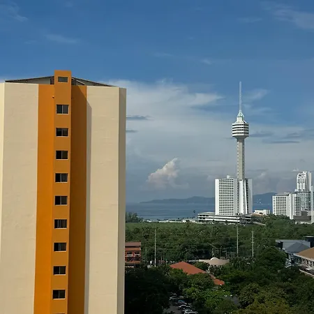 Apartment Colorful Comfortable 七彩公寓 机场巴士站隔壁 出门双条车直达各景区 Pattaya