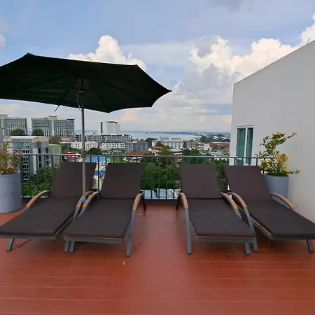 Deco North Hotel