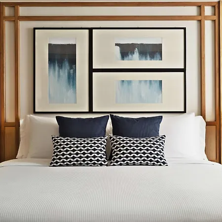 Avani Hotel 5*