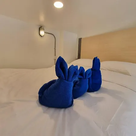 7 Hotel
