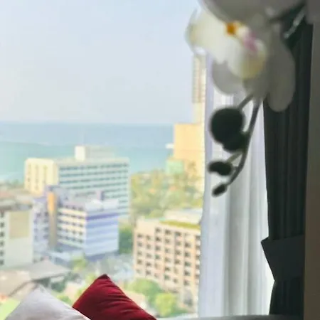 Edge 345 Seaview Apartment
