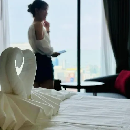 Edge 345 Seaview *