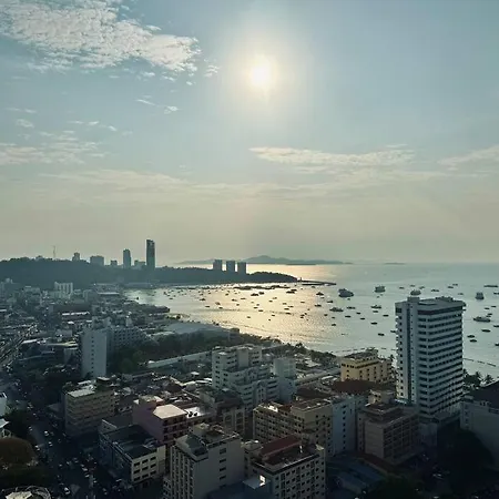 Edge 345 Seaview Apartment *