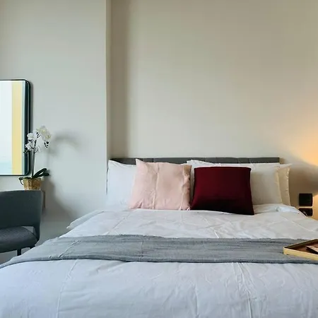 Edge 345 Seaview Apartment *