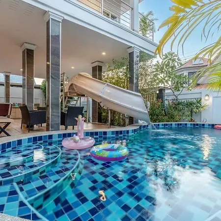 Villa J1市中心豪华泳池别墅，离步行街、海边1.5公里，地理位置优越 Pattaya