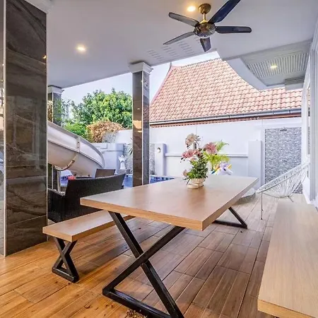 Villa J1市中心豪华泳池别墅，离步行街、海边1.5公里，地理位置优越 Pattaya