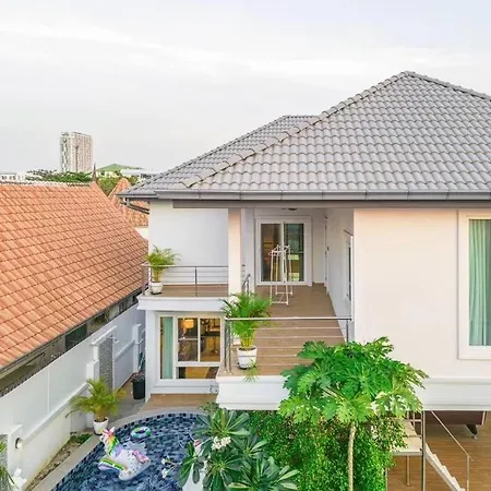 Villa J1市中心豪华泳池别墅，离步行街、海边1.5公里，地理位置优越 Pattaya