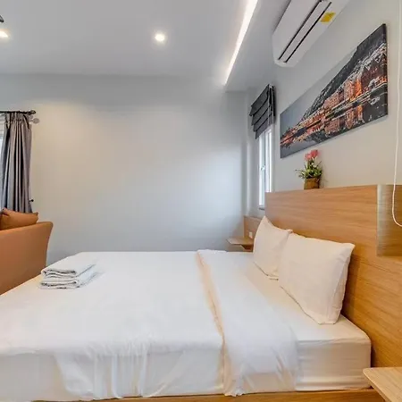 J1市中心豪华泳池别墅，离步行街、海边1.5公里，地理位置优越 Villa Pattaya