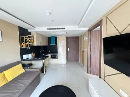 Grand Avenue Super Pattaya