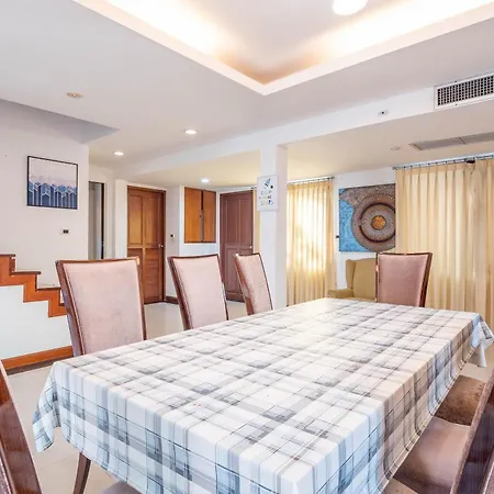 Villa Thia Near Hollywood Pattaya