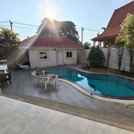 Beachfront Golf Pool Private Courtyard * Pattaya